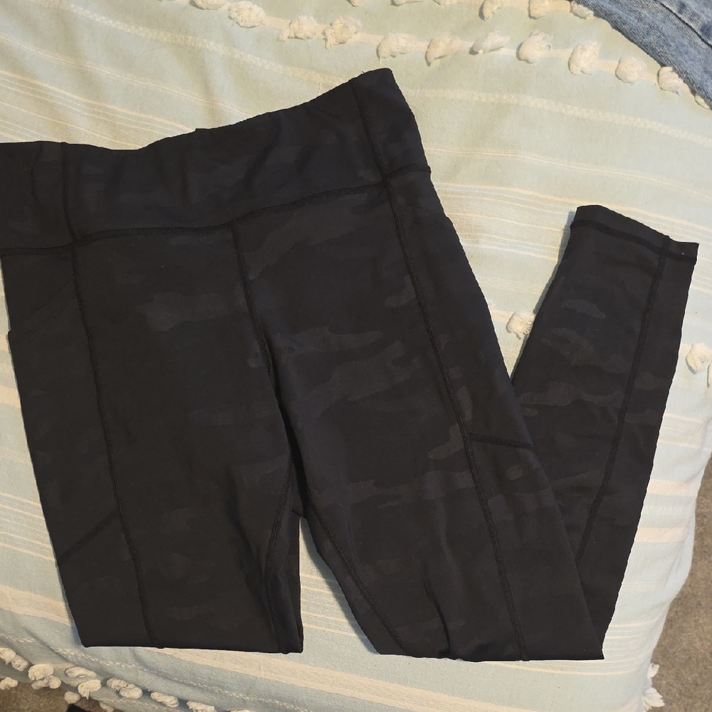 Kiava 26" Black Camouflage Active Leggings